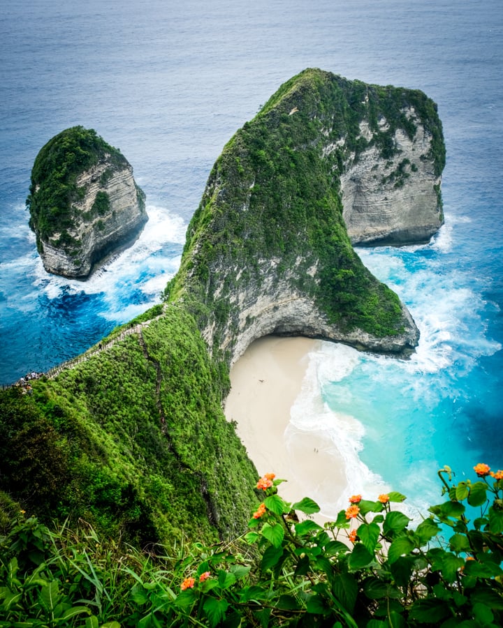 Kelingking Beach Cliff Point in Nusa Penida Bali