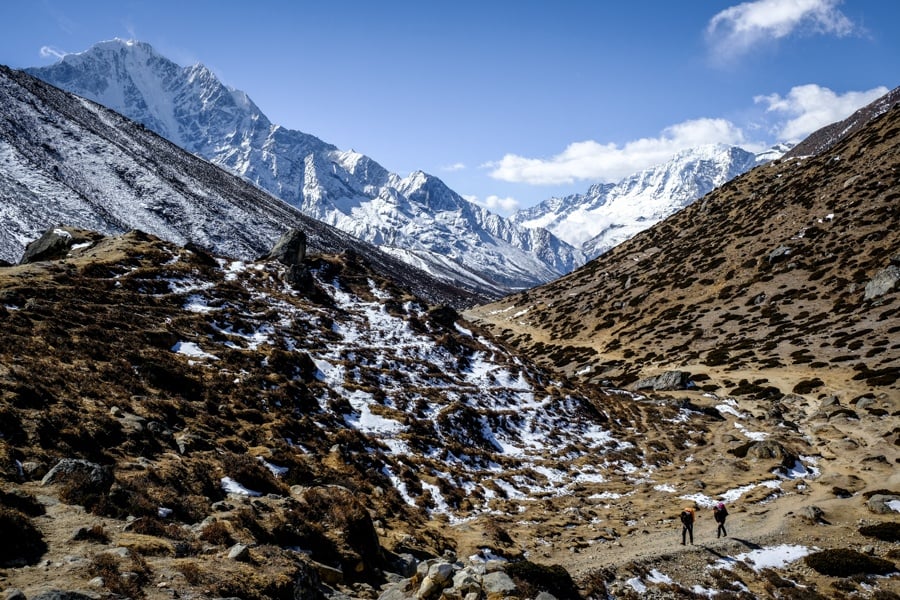 Mountains and valley on the EBC Trek in Nepal
