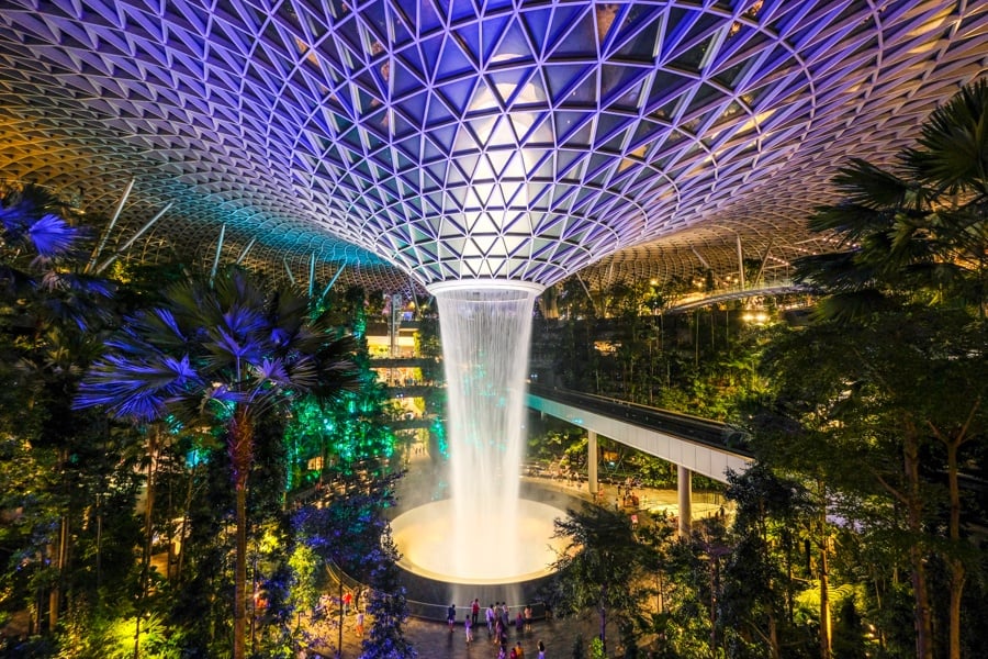 Best Things To Do In Singapore Airport Changi Layover Jewel HSBC Rain Vortex Sound Light Show