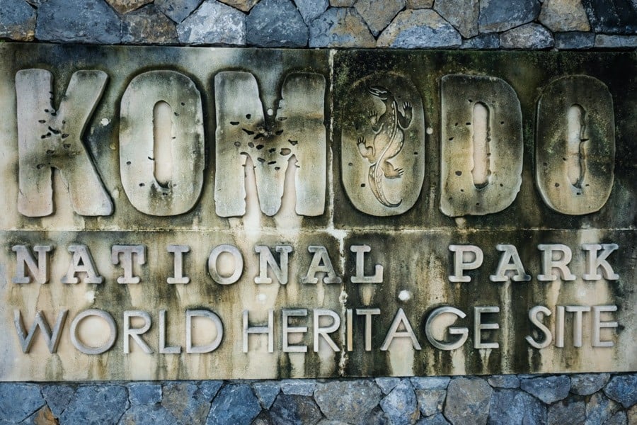 Komodo Park Sign